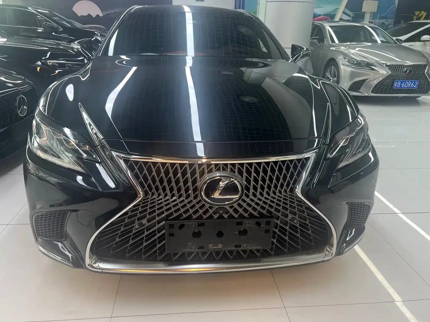 Lexus LS 2018 500h Executive Edition (China V emission standard) — миниатюра 2