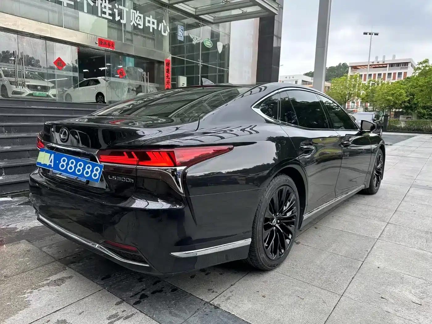 Lexus LS 2018 500h Executive Edition (China V emission standard) — миниатюра 9