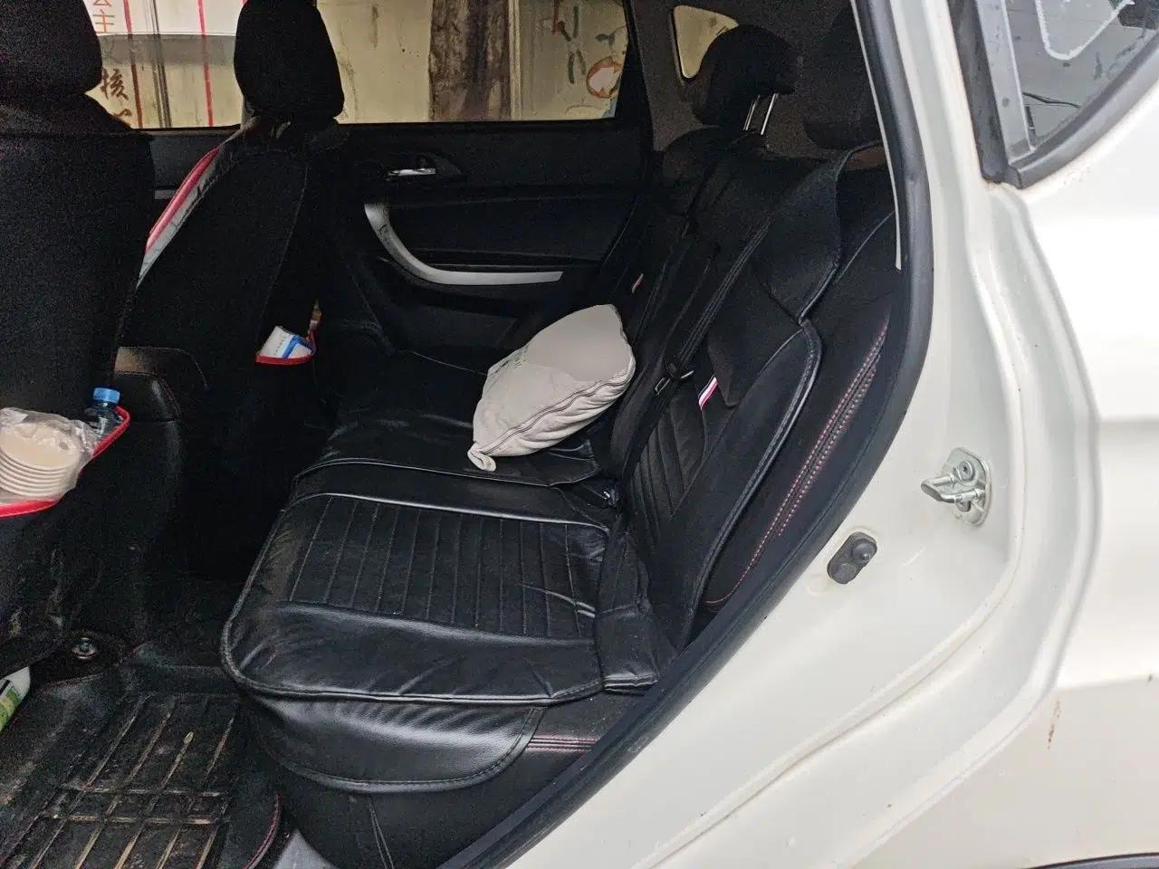 CHANGAN CS35 2015 1.6L Manual Luxury Model China IV Standard — миниатюра 17