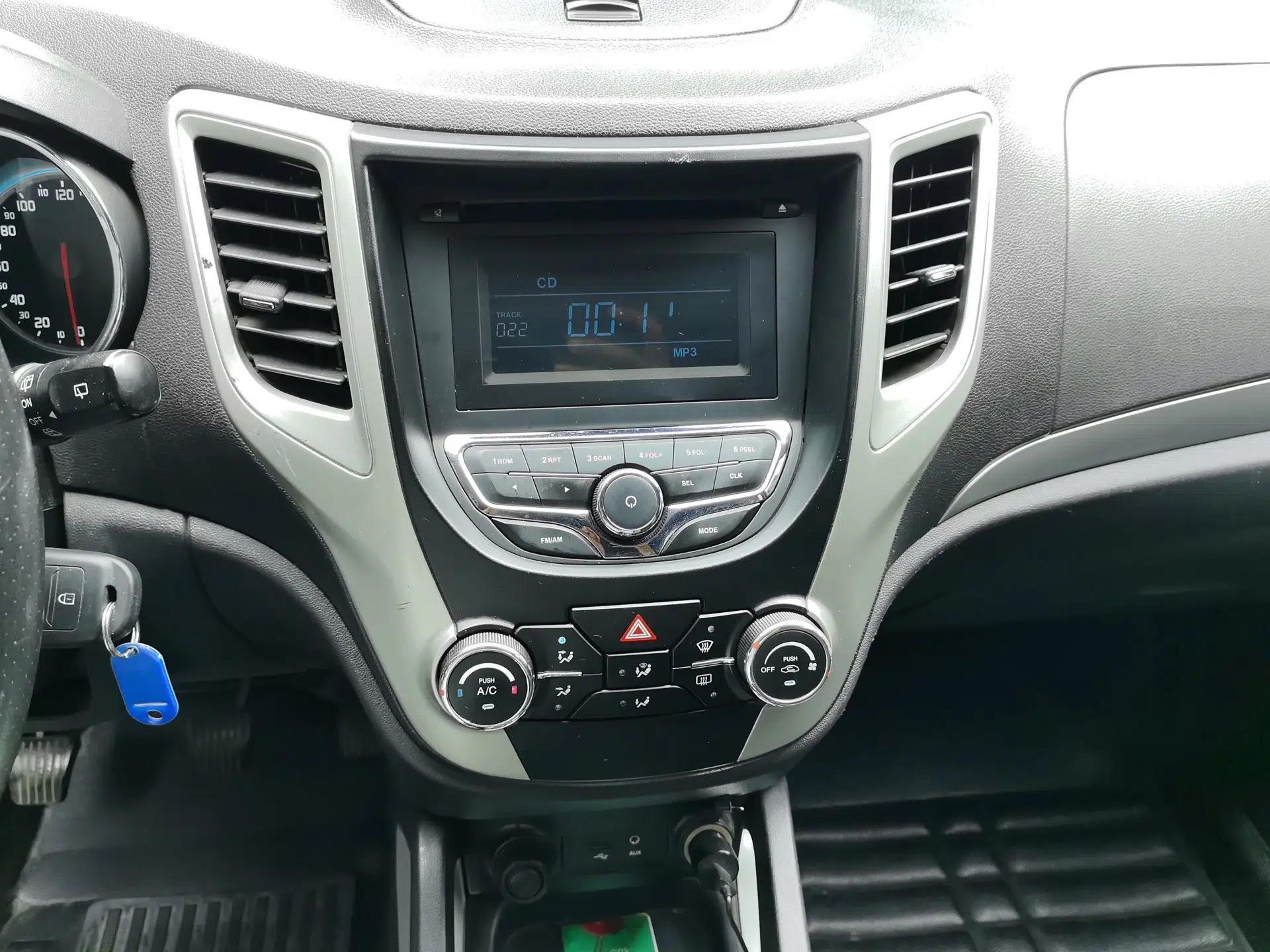 CHANGAN CS35 2014 1.6L Manual Luxury Model China V Standard — миниатюра 13