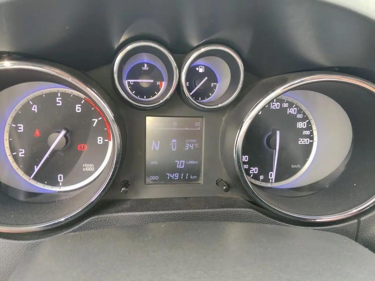 CHANGAN CS35 2016 1.6L Automatic Luxury Model China IV Standard — миниатюра 11