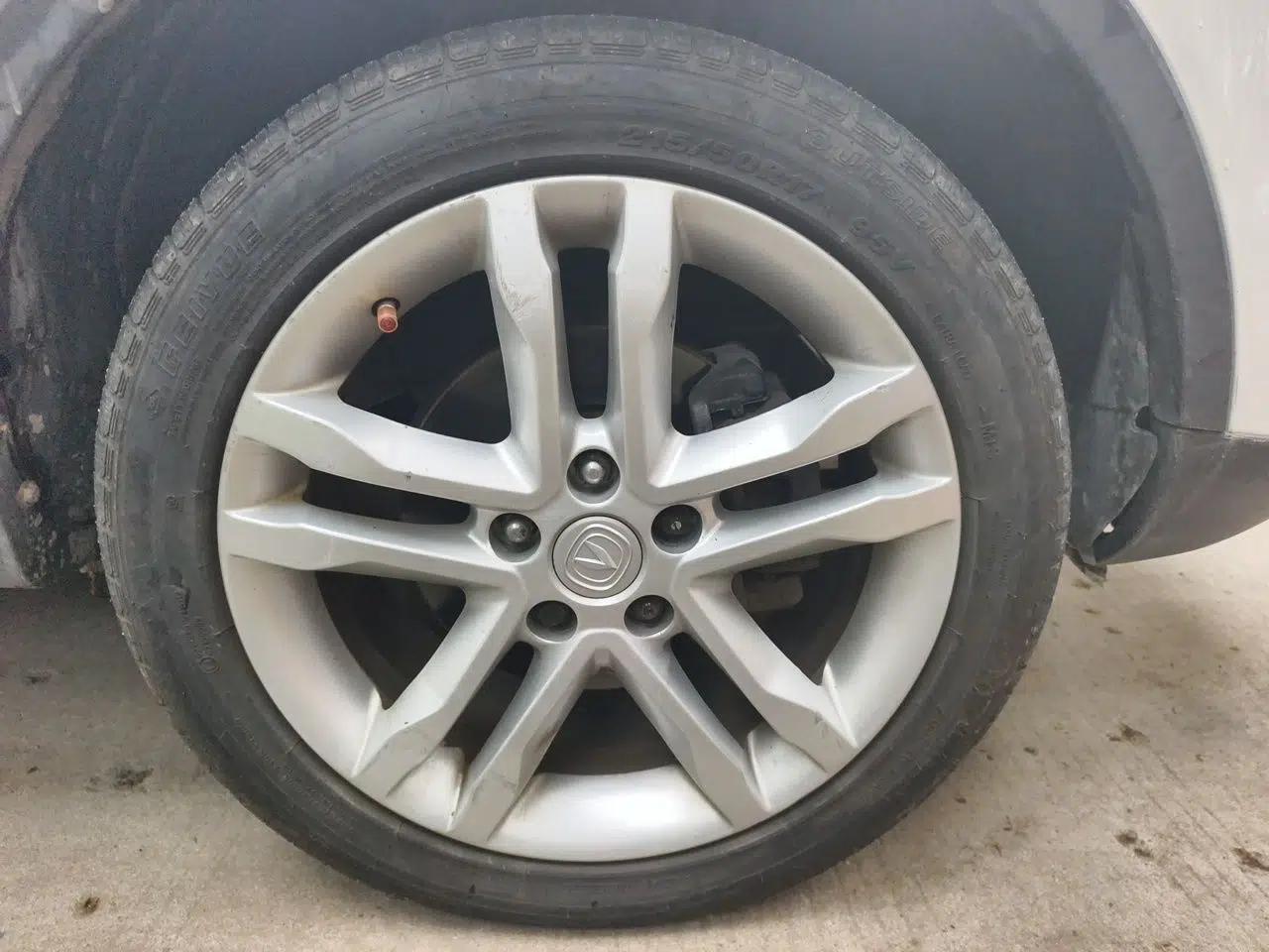 CHANGAN CS35 2016 1.6L Manual Luxury Model China IV Standard — миниатюра 8