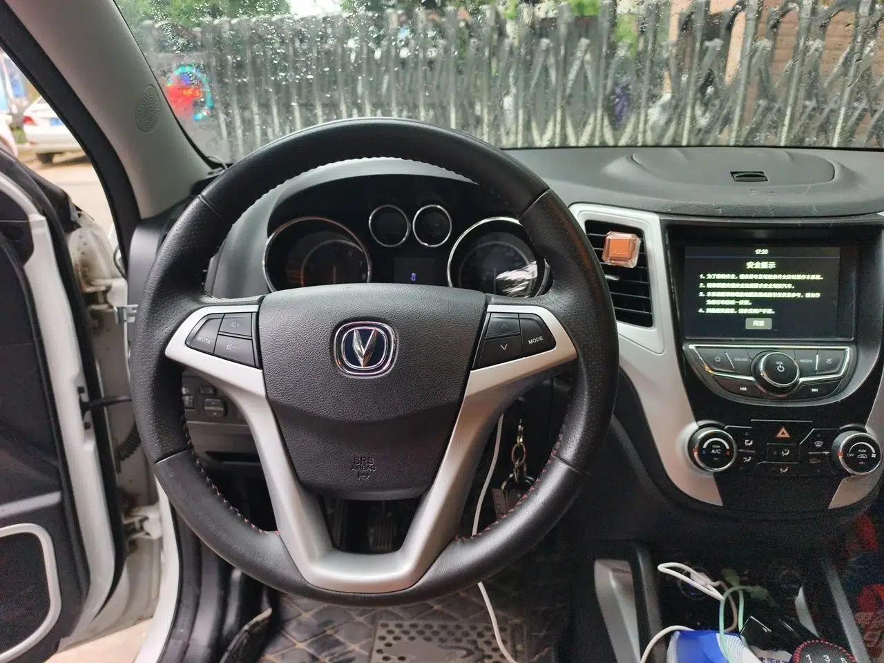 CHANGAN CS35 2016 1.6L Manual Luxury Model China IV Standard — миниатюра 10