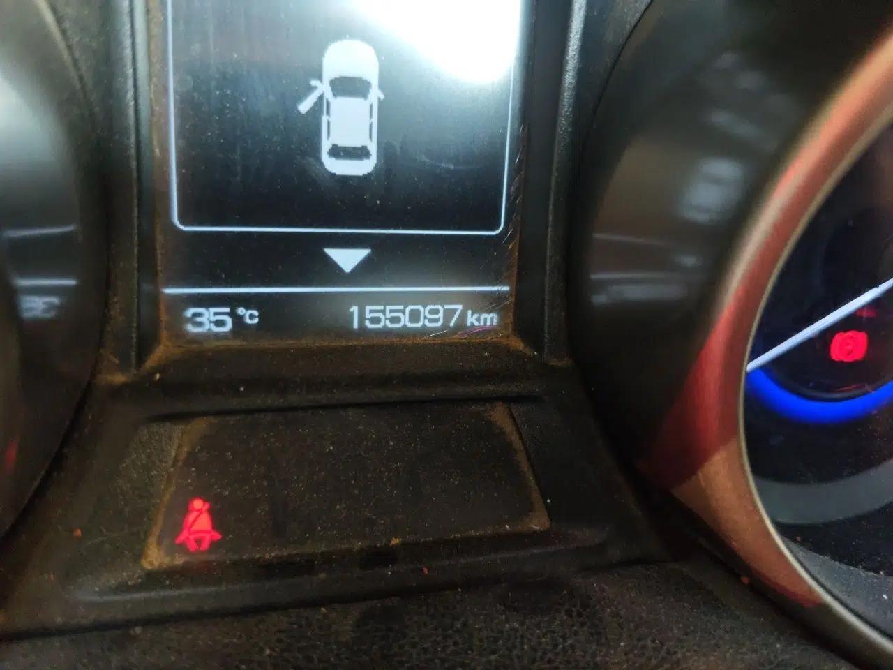 CHANGAN CS35 2016 1.6L Manual Luxury Model China IV Standard — миниатюра 12