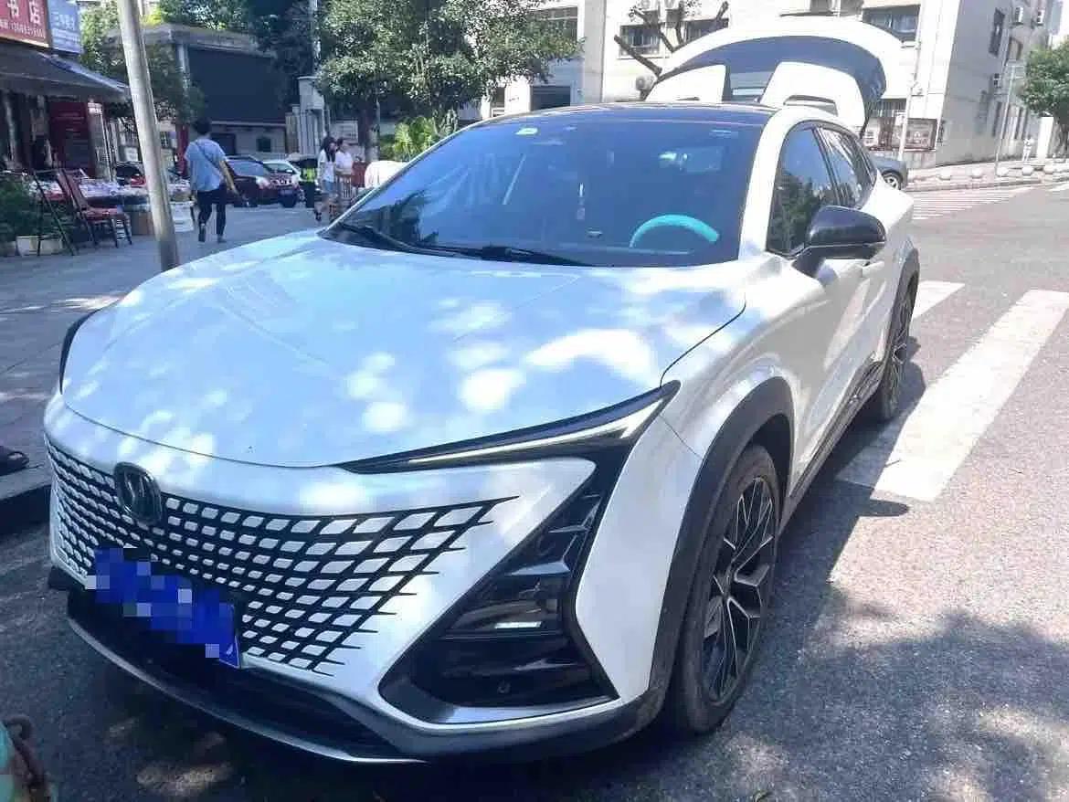 Changan UNI-T 2022 1.5T Premium Edition — миниатюра 1