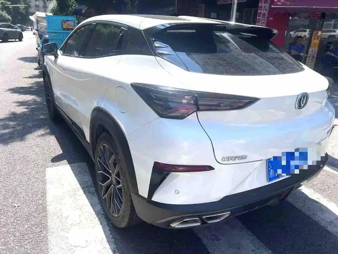 Changan UNI-T 2022 1.5T Premium Edition — миниатюра 3