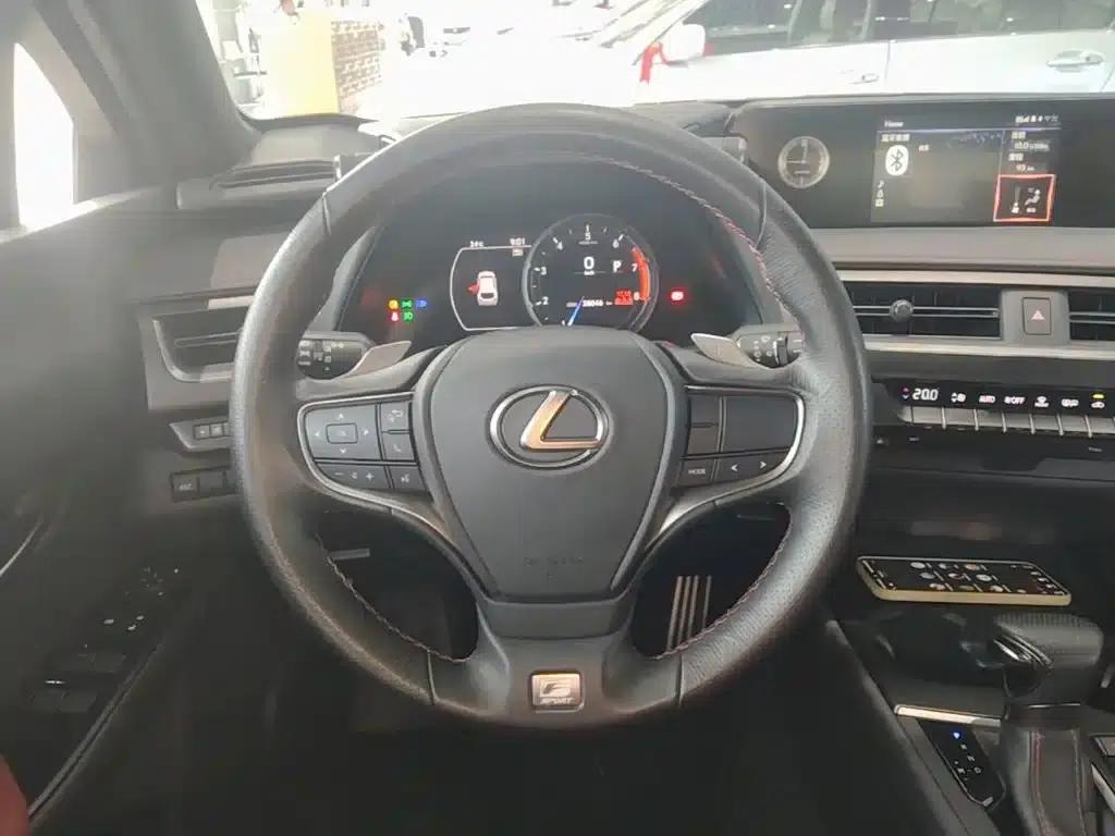 Lexus UX 2020 200 F SPORT Edition — миниатюра 11