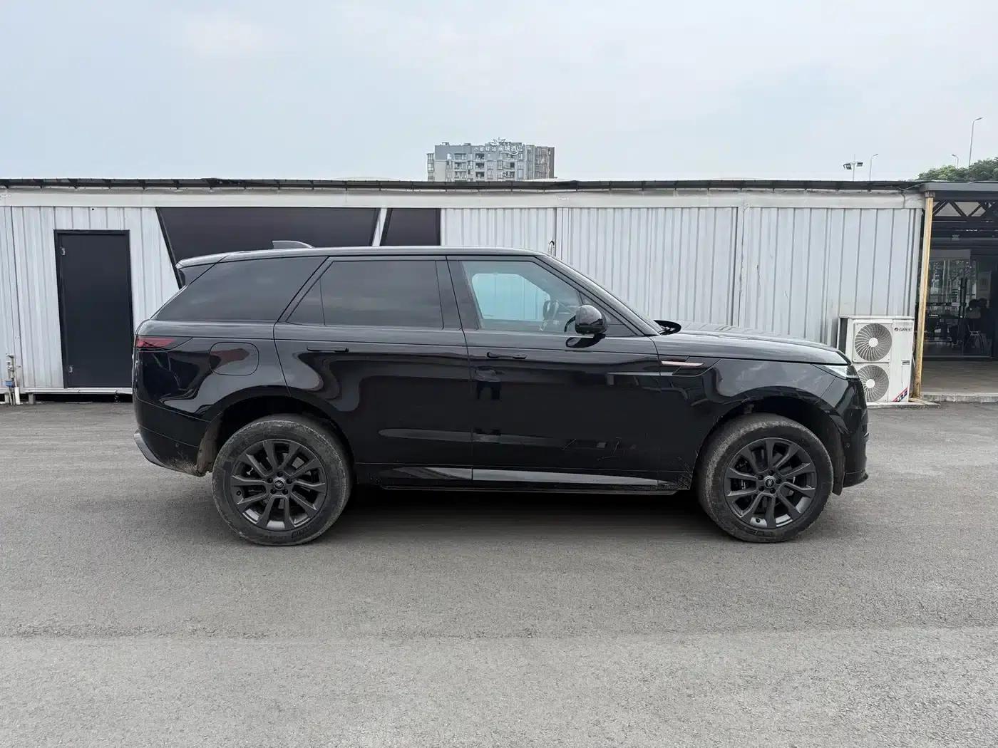 2023 Range Rover Sport 400PS Dynamic SE — миниатюра 4