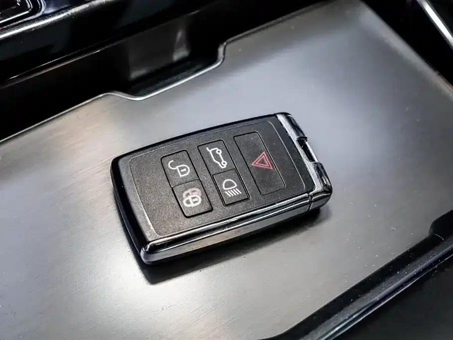 Range Rover Sport 2024 400PS Dynamic SE — миниатюра 19