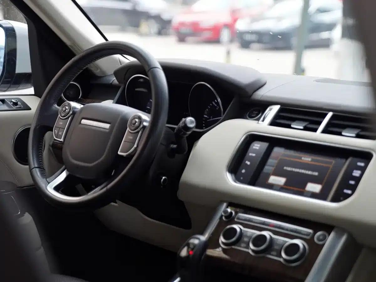 Range Rover Sport 2015 3.0 SDV6 HSE — миниатюра 14
