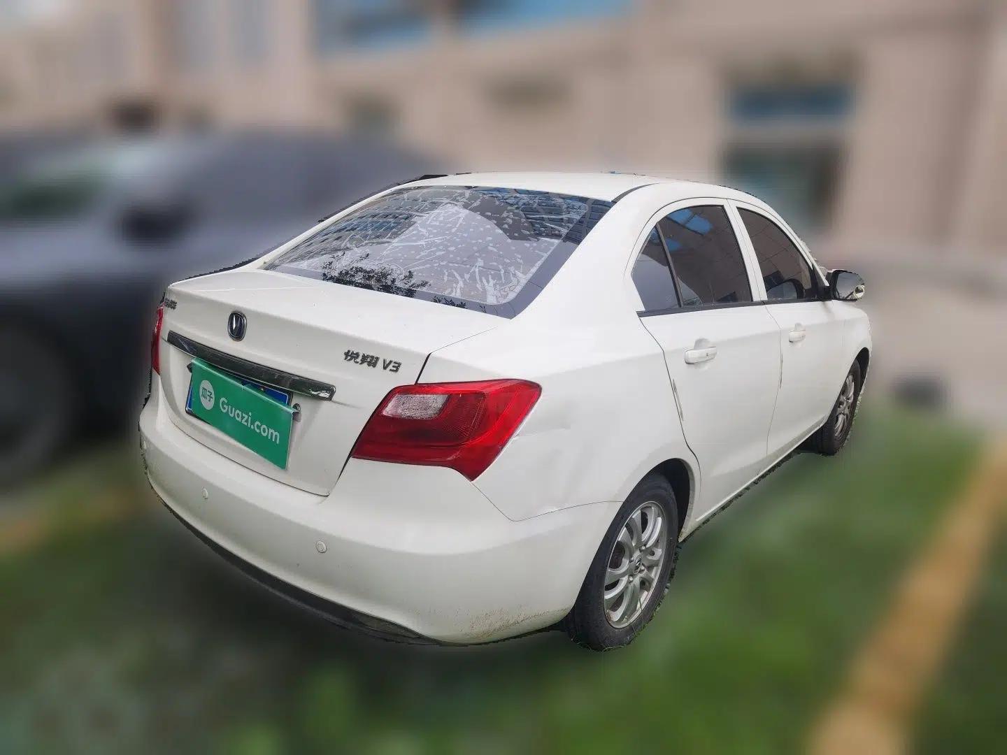 CHANGAN Alsvin V3 2015 1.4L Manual Warm-Hearted Model China V Standard — миниатюра 6