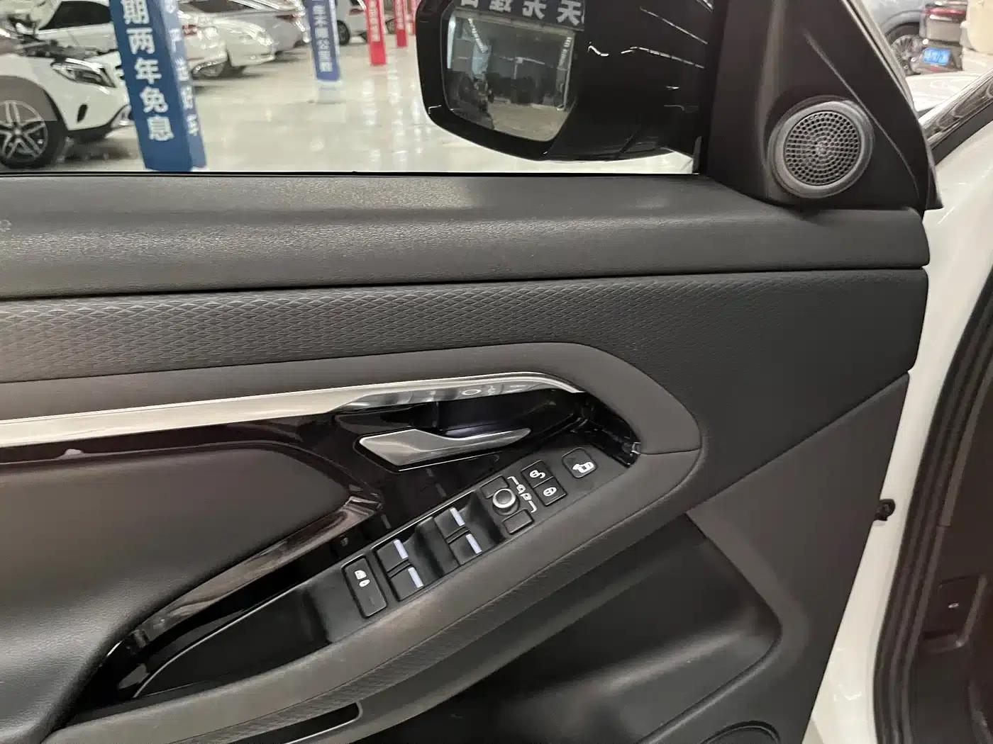 Range Rover Evoque 2020 249PS R-DYNAMIC S Obsidian Black Sport Edition — миниатюра 6