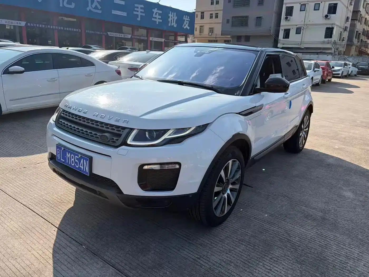 Range Rover Evoque 2018 240PS Pure Luxury Edition — миниатюра 2