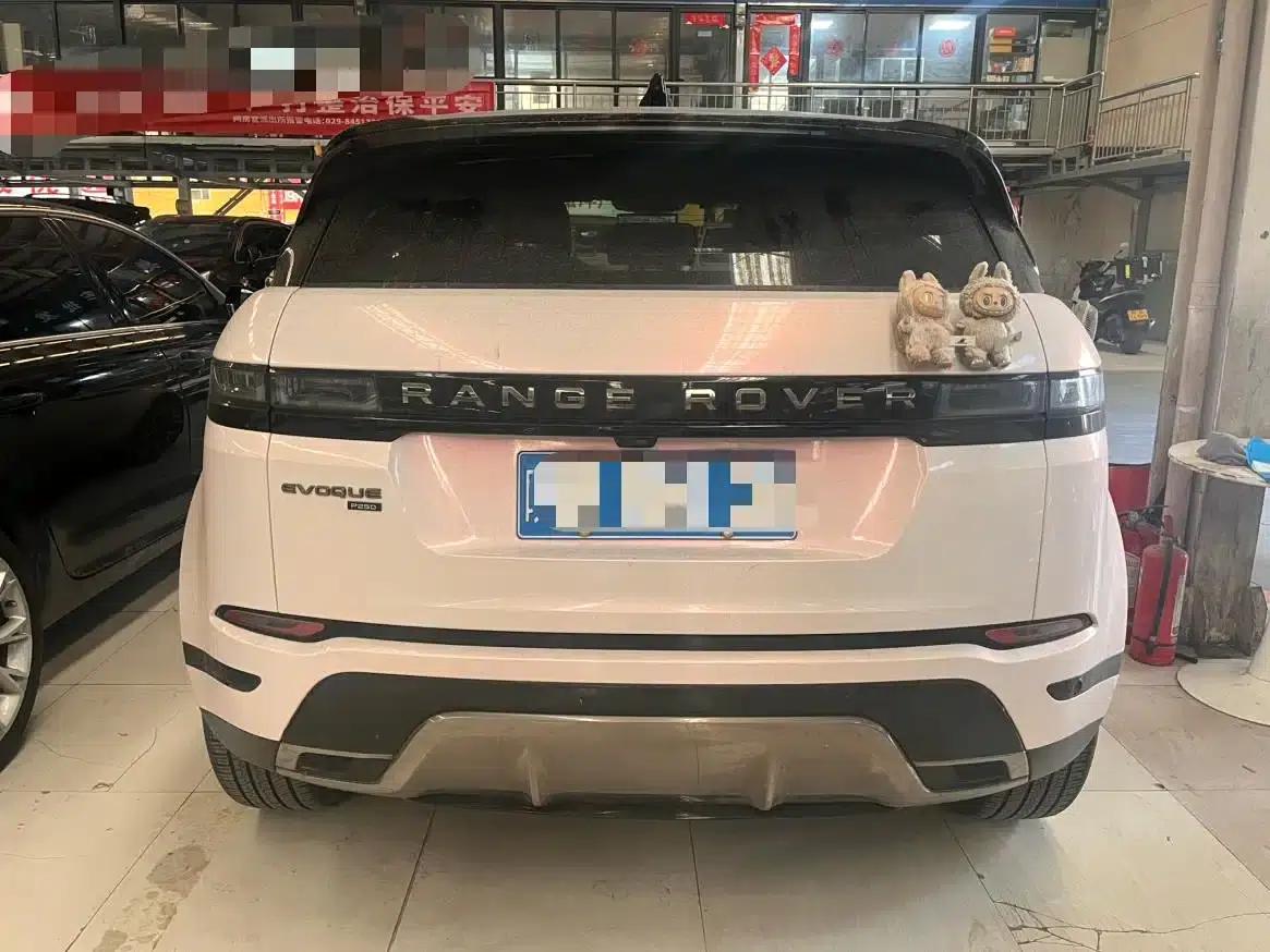 Range Rover Evoque 2021 Model: Evoque L 249PS R-Dynamic First Edition — миниатюра 11