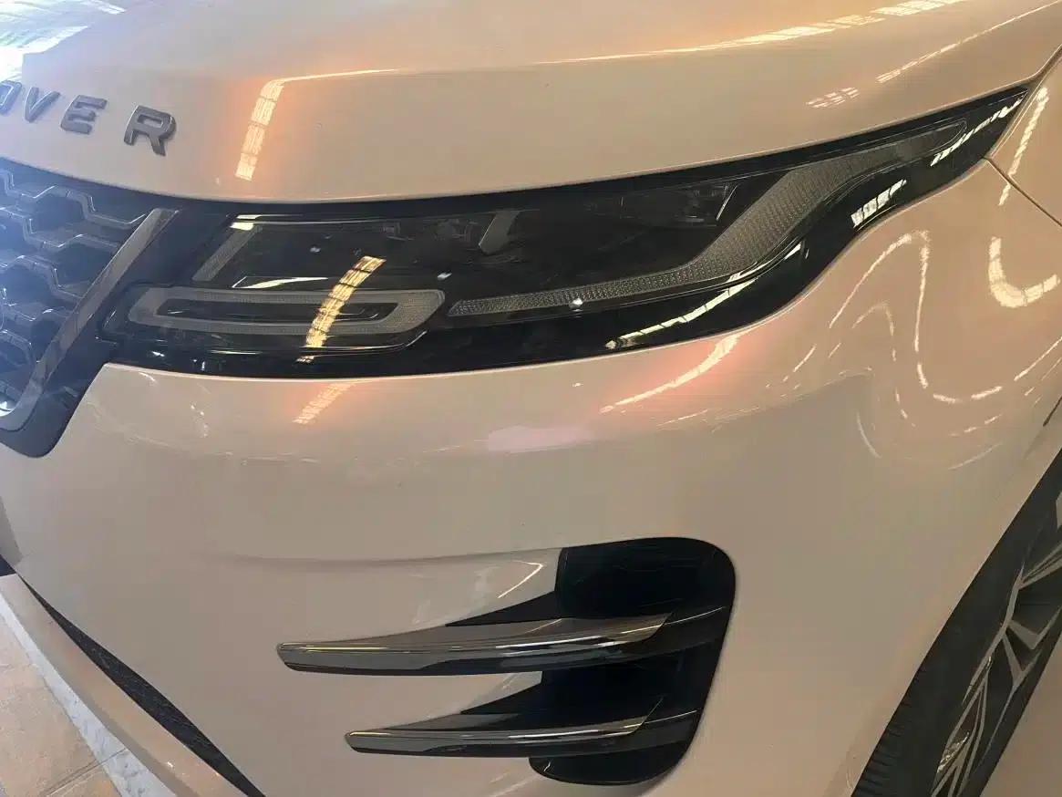Range Rover Evoque 2021 Model: Evoque L 249PS R-Dynamic First Edition — миниатюра 4
