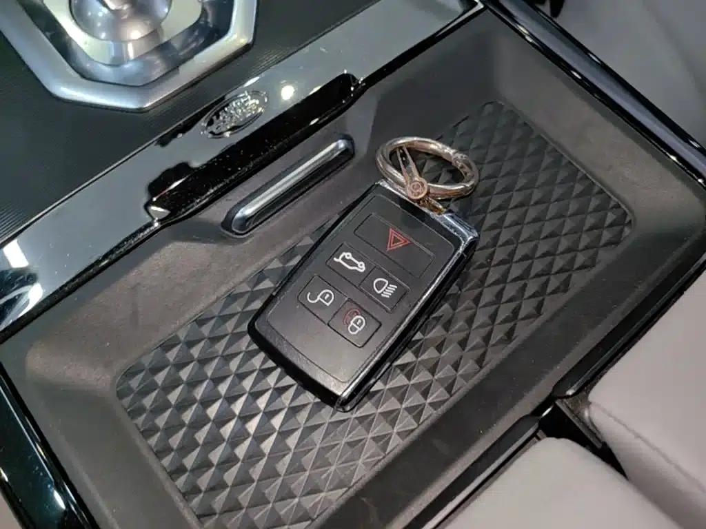Range Rover Evoque 2020 249PS R-DYNAMIC SE Sport Tech Edition — миниатюра 9
