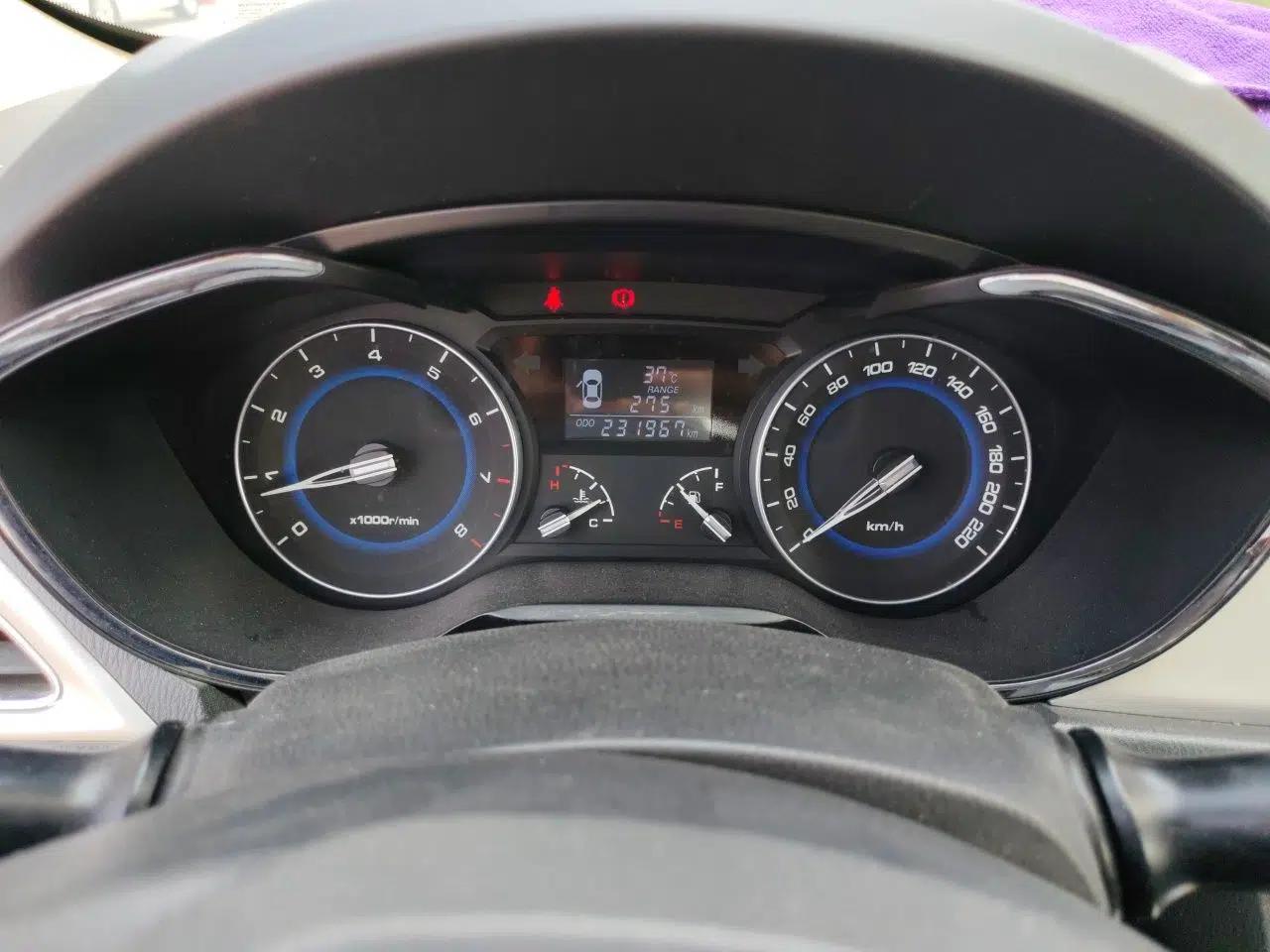 CHANGAN Alsvin V7 2015 1.6L Manual Enjoyment Model China IV Standard — миниатюра 11