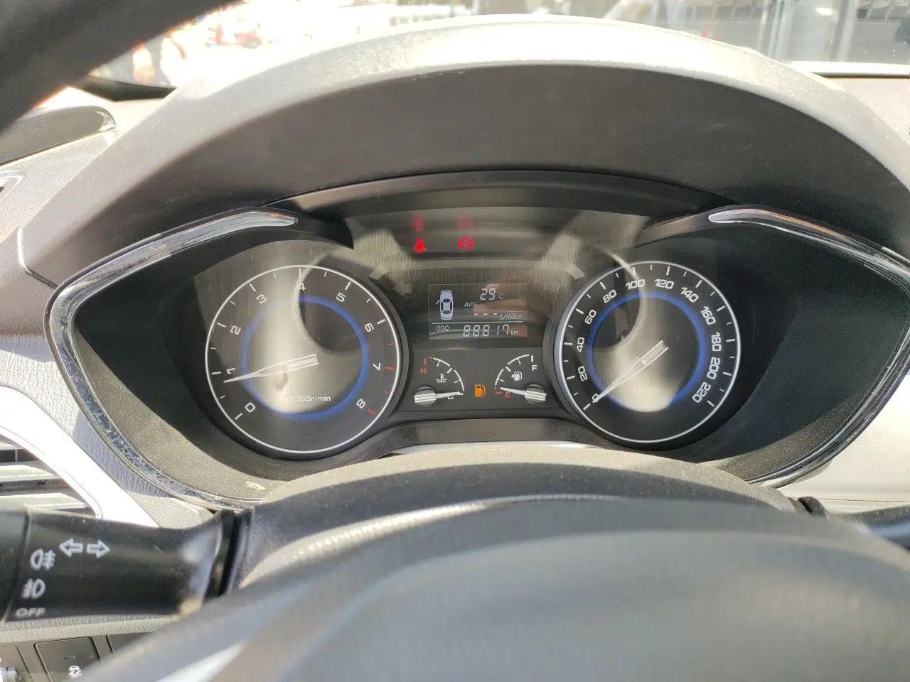 CHANGAN Alsvin V7 2015 1.6L Manual LeShang Edition China IV — миниатюра 11