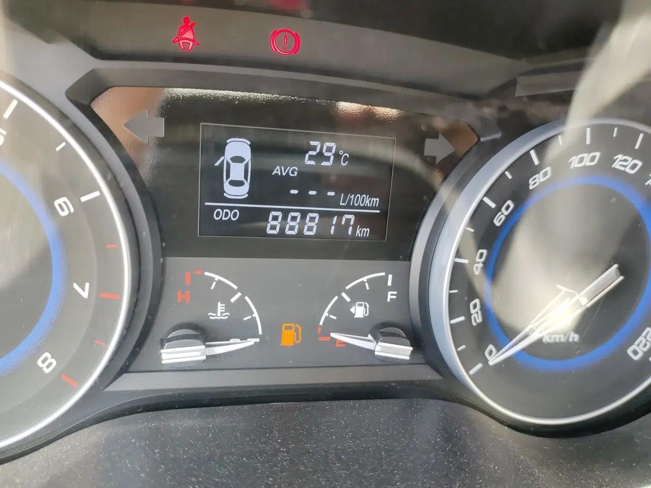 CHANGAN Alsvin V7 2015 1.6L Manual LeShang Edition China IV — миниатюра 12