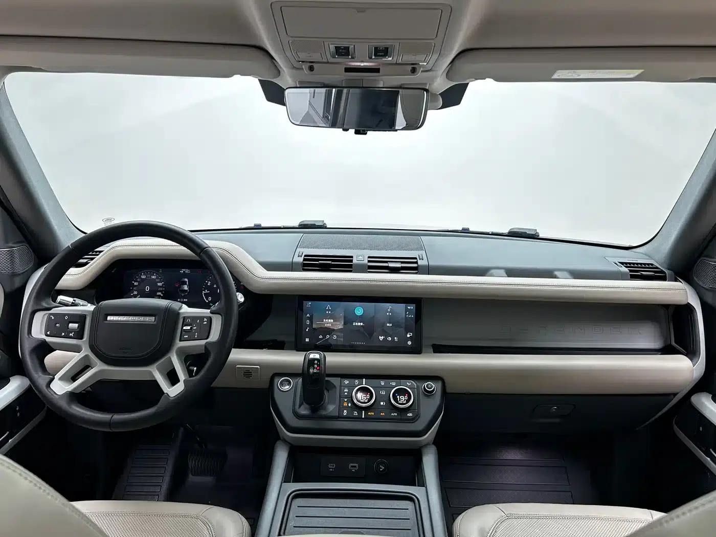 2020 Land Rover Defender 110 P400 HSE — миниатюра 15
