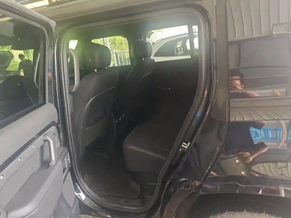 2025 Land Rover Defender 110 3.0T P400 X-Dynamic HSE — миниатюра 5