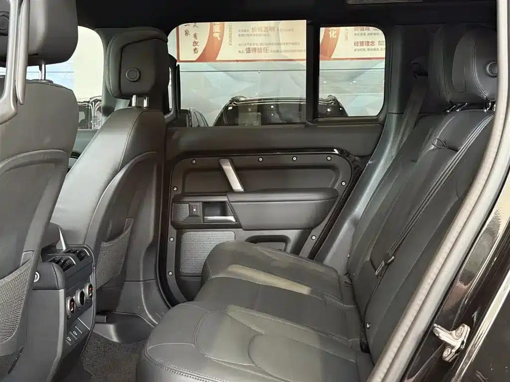 2024 Land Rover Defender 110 5.0T V8 — миниатюра 11