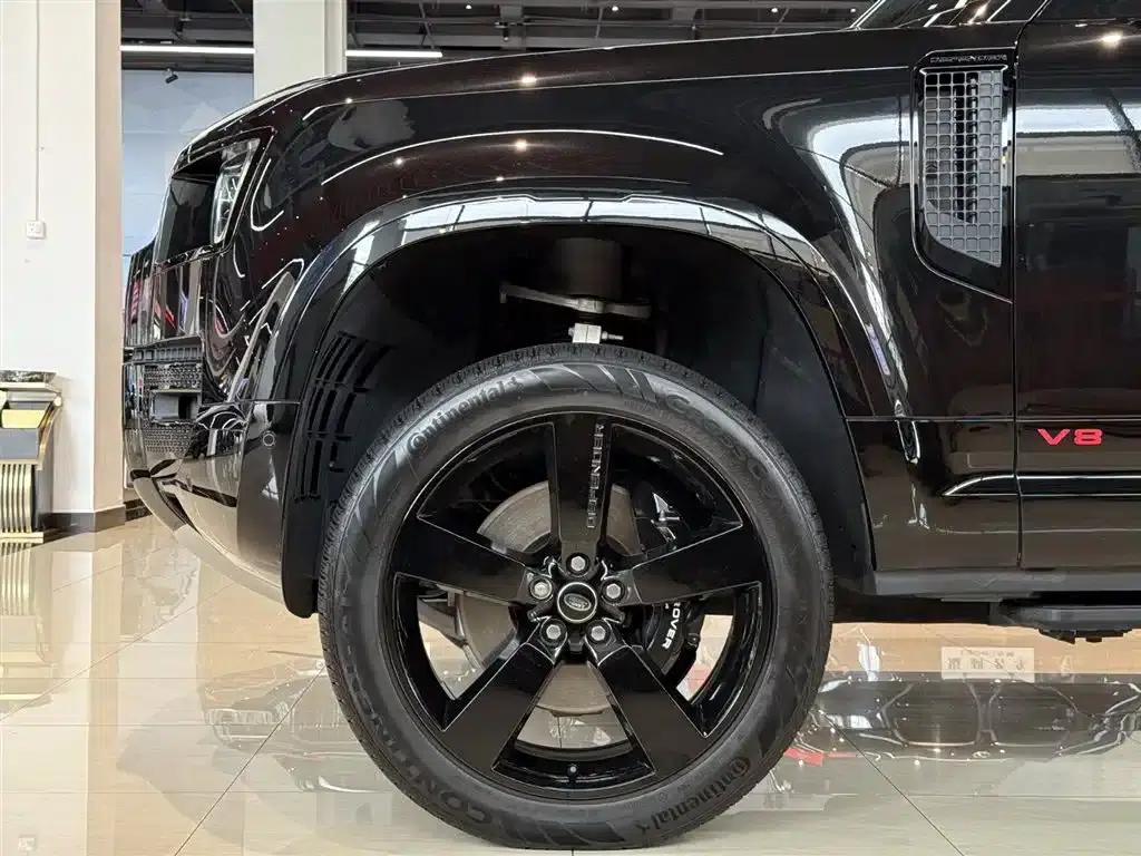 2024 Land Rover Defender 110 5.0T V8 — миниатюра 4