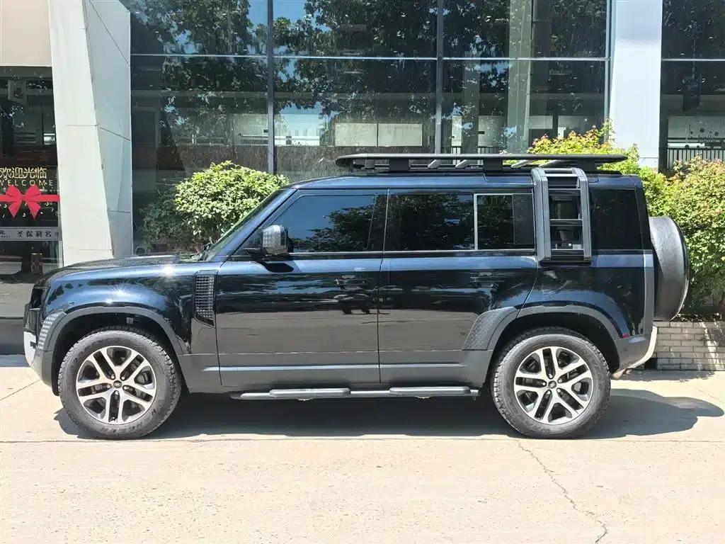 2025 Land Rover Defender 110 3.0T P400 Dark Edition — миниатюра 2