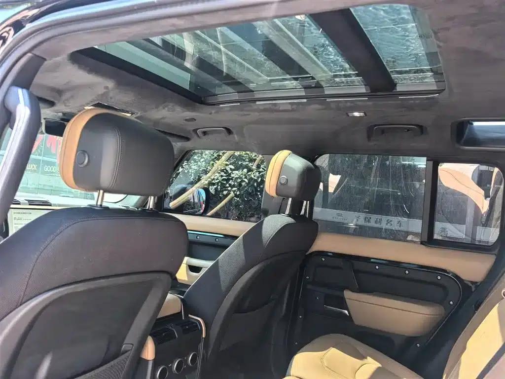 2025 Land Rover Defender 110 3.0T P400 Dark Edition — миниатюра 6