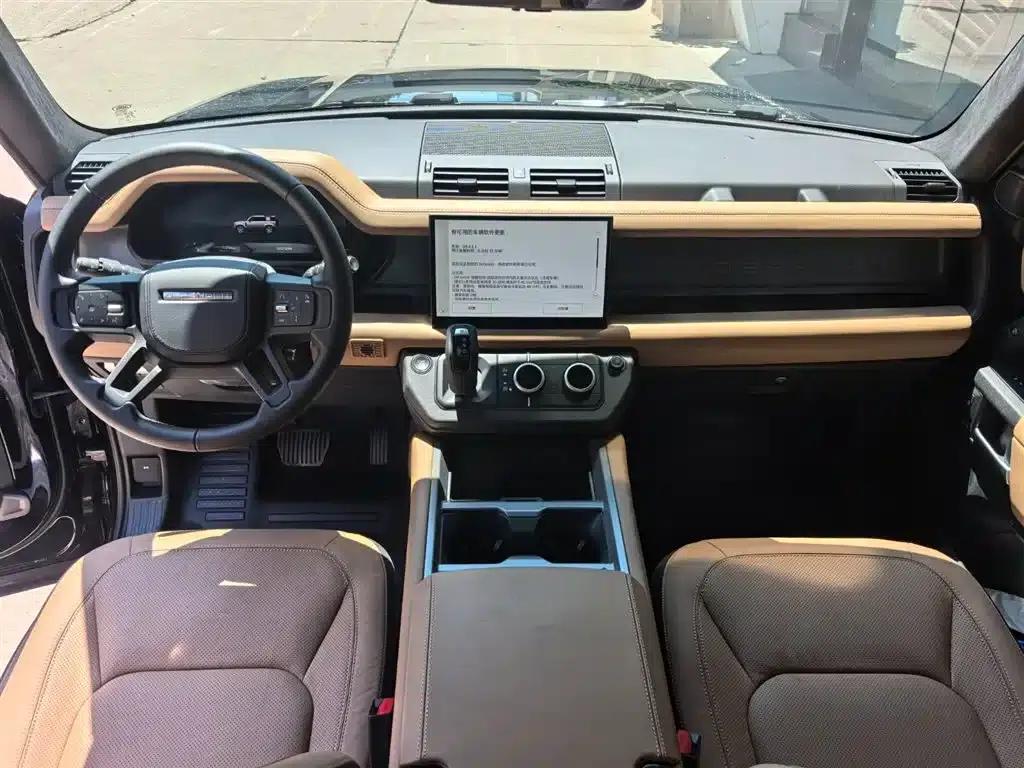 2025 Land Rover Defender 110 3.0T P400 Dark Edition — миниатюра 7