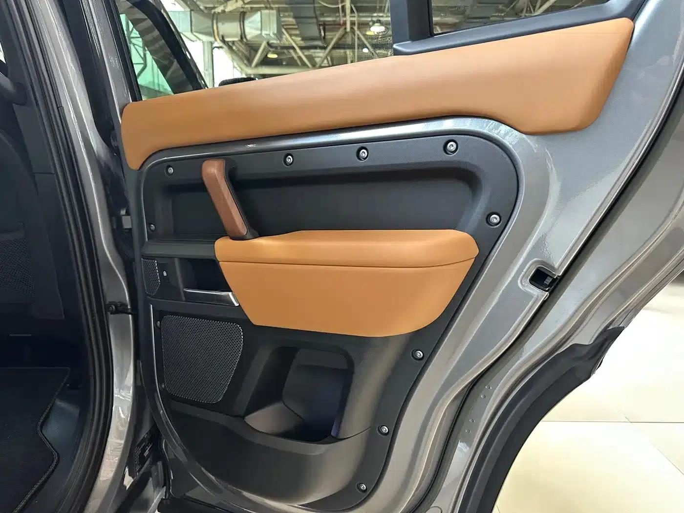 2023 Land Rover Defender Facelift 110 3.0T P400 X — миниатюра 13