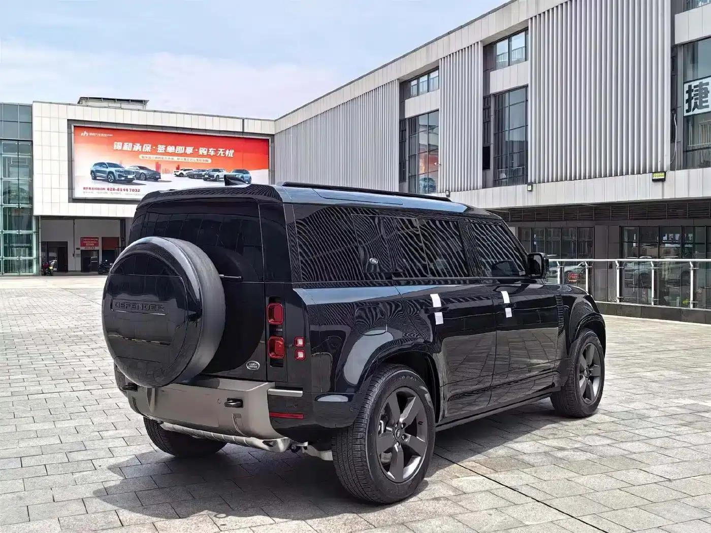 2024 Land Rover Defender 110 3.0T P400 X-DYNAMIC HSE — миниатюра 8