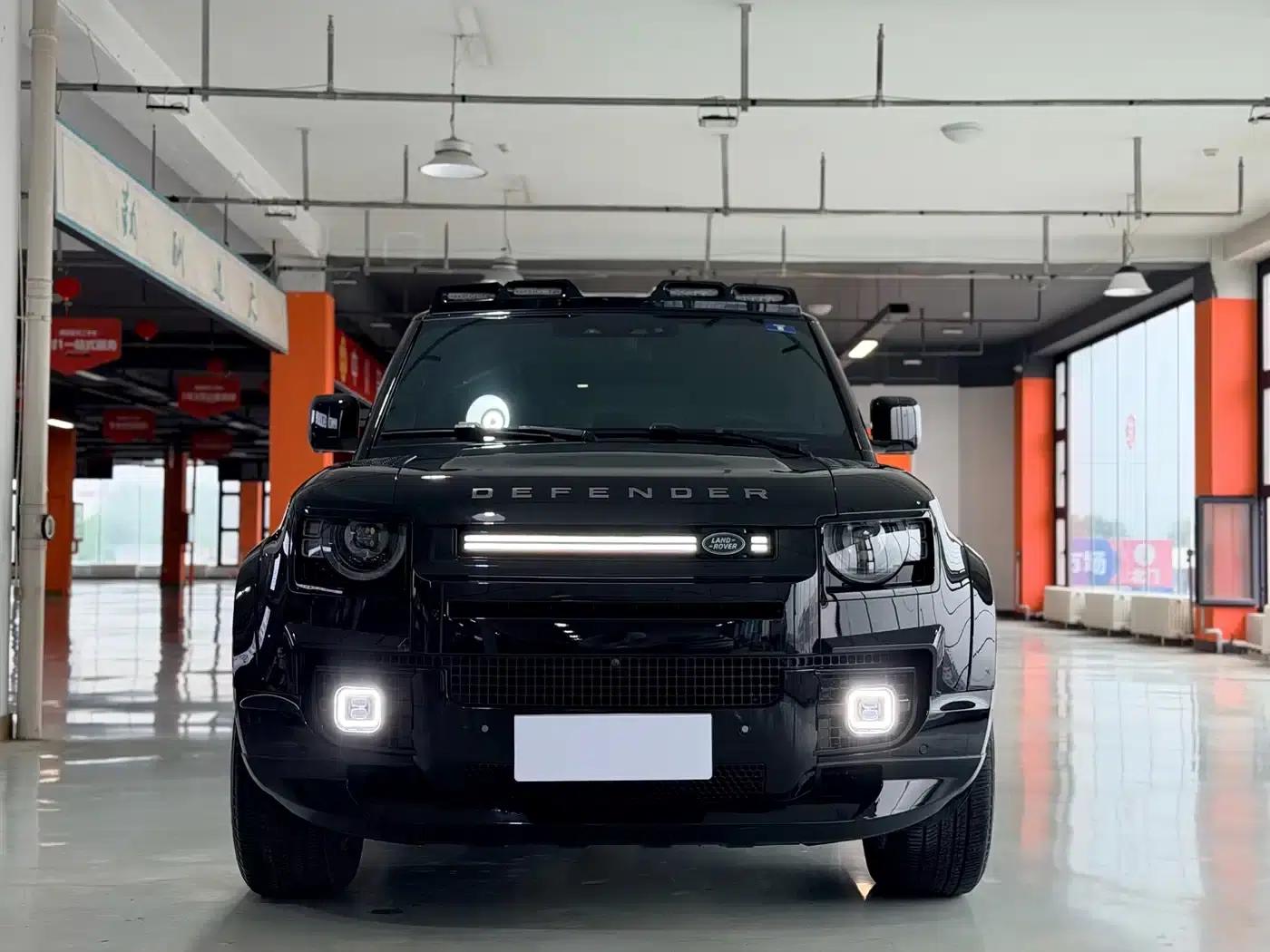 2024 Land Rover Defender 110 3.0T P400 X-DYNAMIC HSE — миниатюра 2