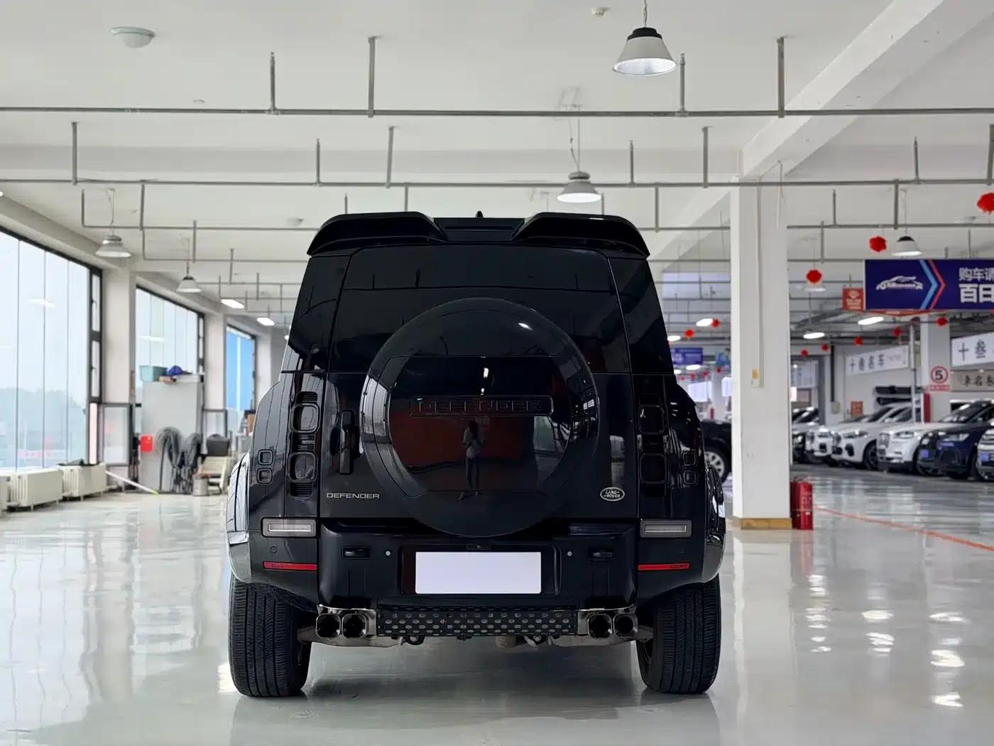 2024 Land Rover Defender 110 3.0T P400 X-DYNAMIC HSE — миниатюра 12