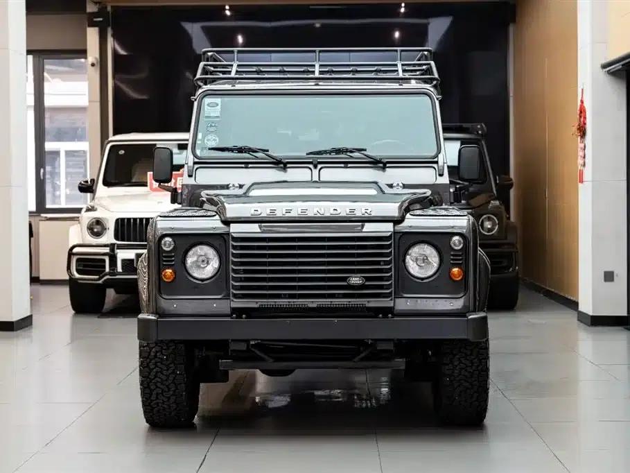 2015 Land Rover Defender 2.2T Manual — миниатюра 2