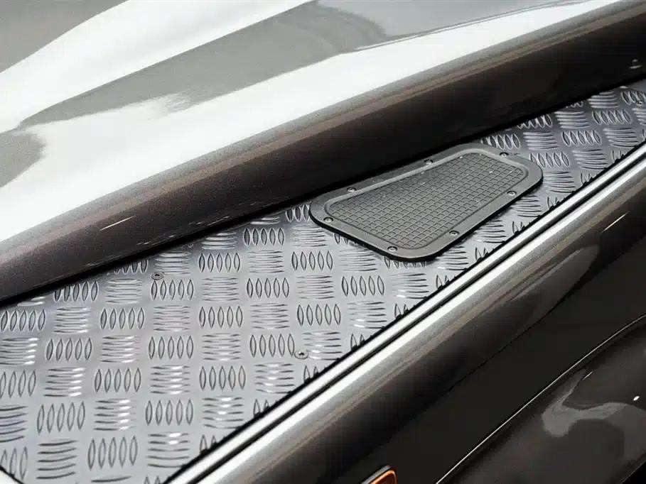 2015 Land Rover Defender 2.2T Manual — миниатюра 18