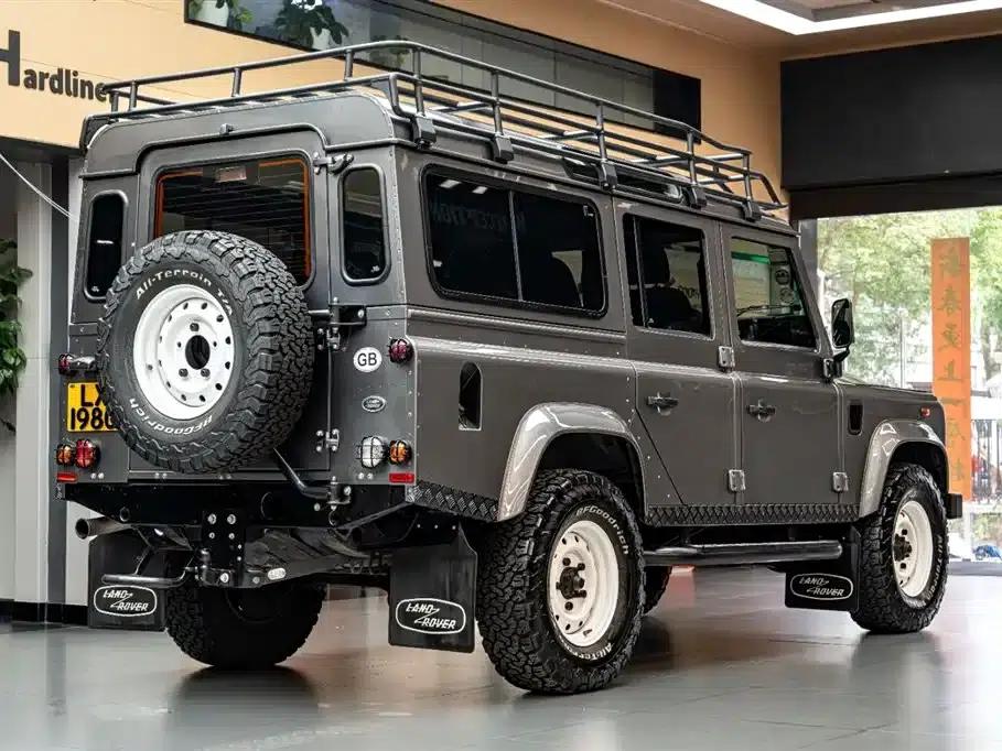 2015 Land Rover Defender 2.2T Manual — миниатюра 4