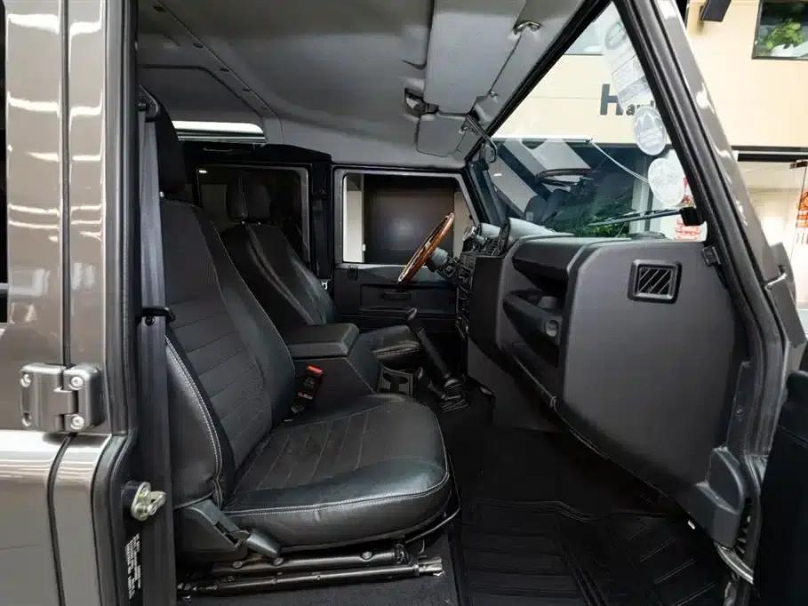 2015 Land Rover Defender 2.2T Manual — миниатюра 8