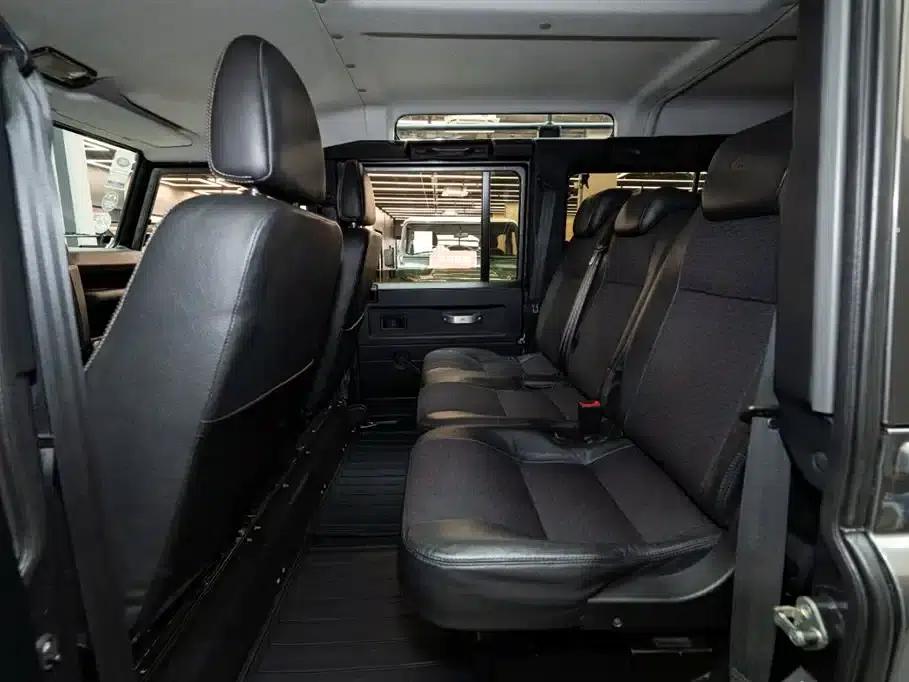 2015 Land Rover Defender 2.2T Manual — миниатюра 9