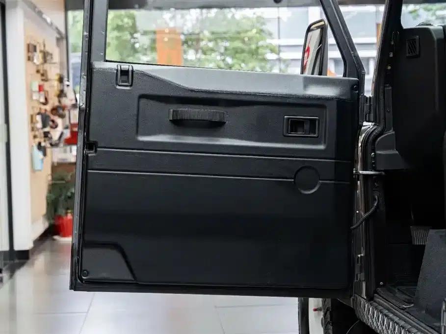 2015 Land Rover Defender 2.2T Manual — миниатюра 10