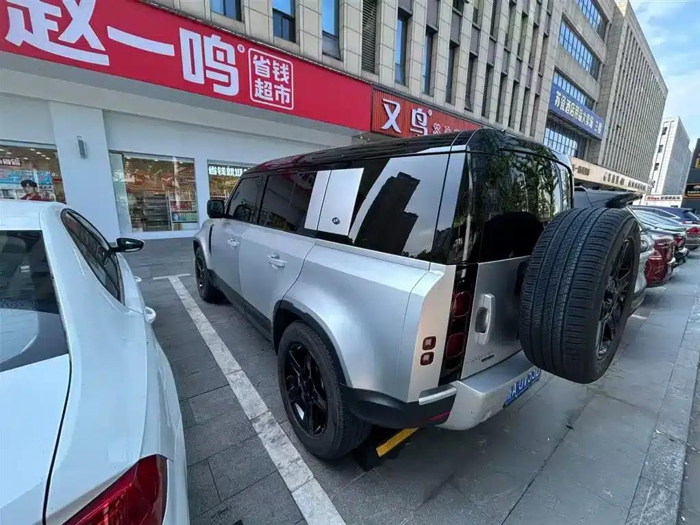2020 Land Rover Defender 110 P400 HSE — миниатюра 1