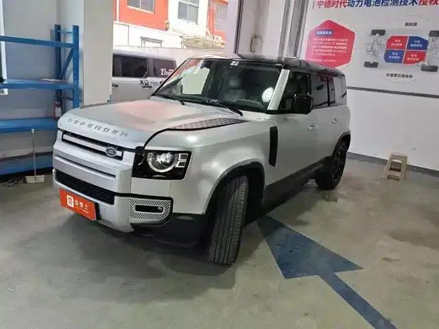 2020 Land Rover Defender 110 P400 HSE