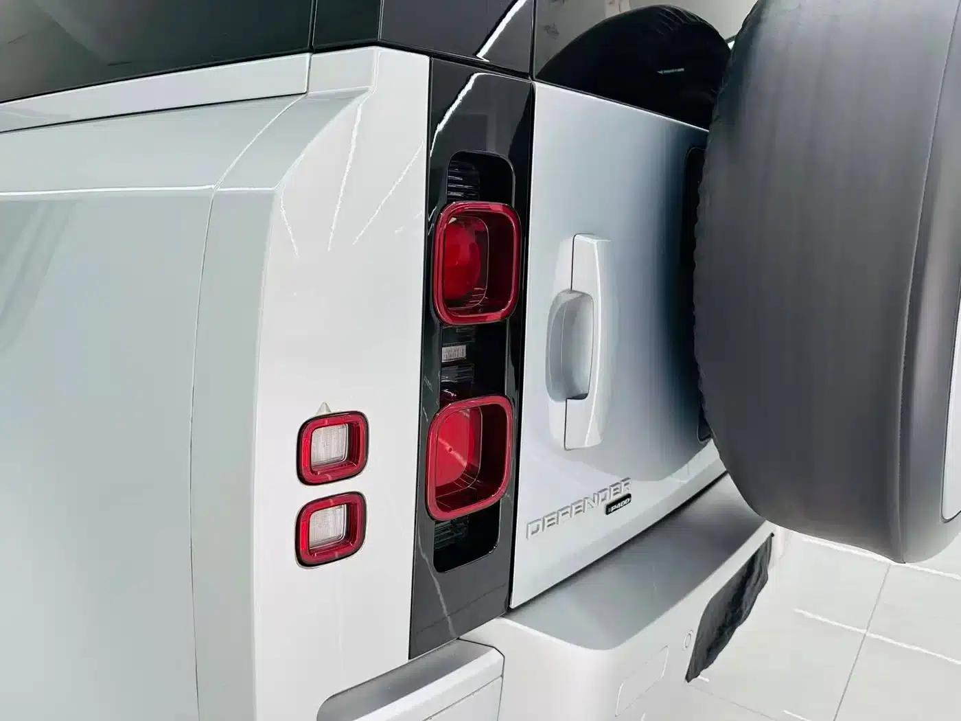 2022 Land Rover Defender 90 3.0T P400 XS — миниатюра 21