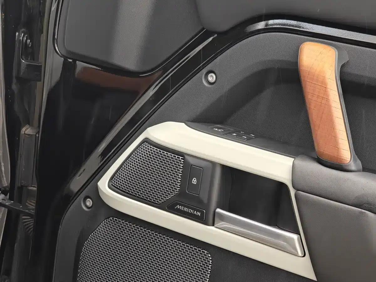 2023 Land Rover Defender Facelift 110 3.0T P400 X-DYNAMIC HSE — миниатюра 10