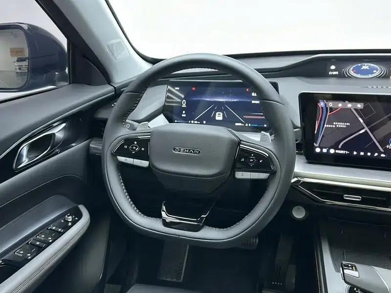 Changan Oushang Z6 2023 Blue Whale 1.5T DCT Smart City Edition — миниатюра 16