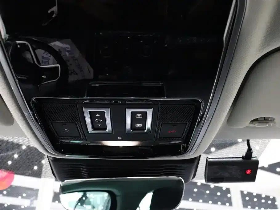 Range Rover Velar 2022 250PS — миниатюра 12