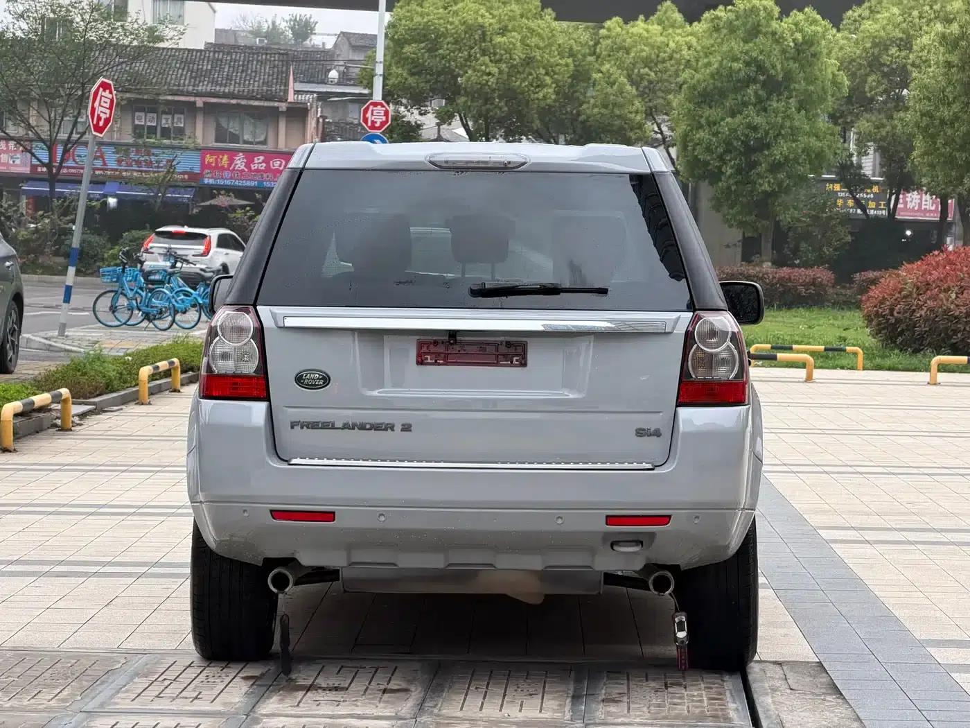 Freelander 2 2012 2.0T Si4 SE Petrol Version — миниатюра 10