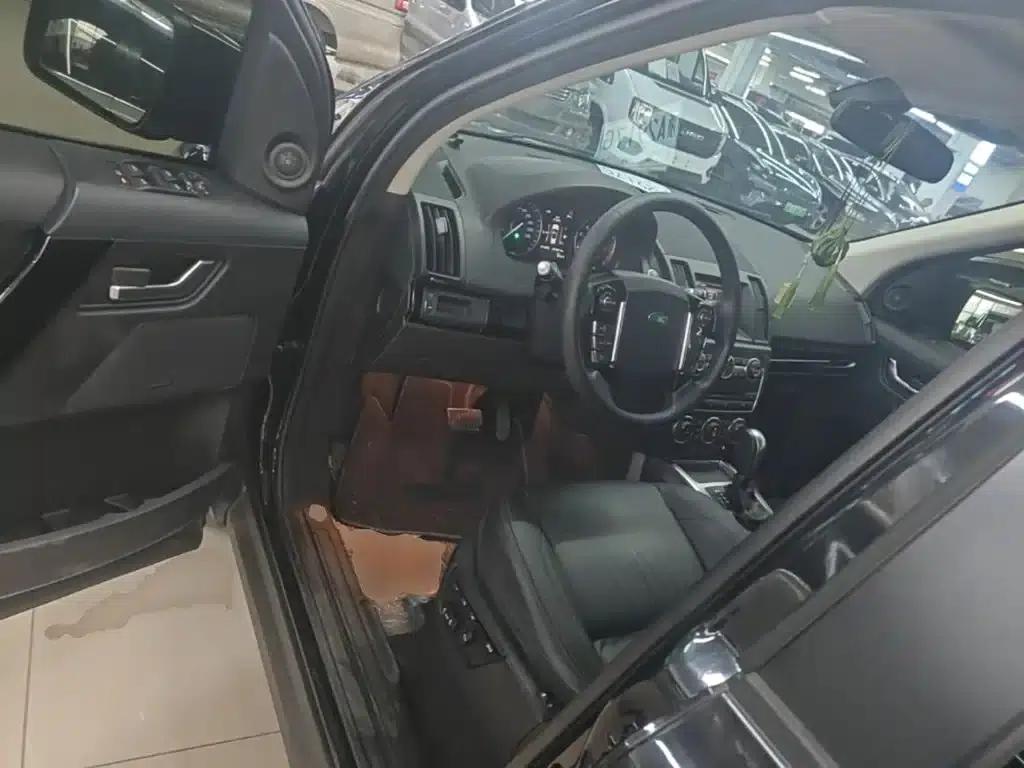 Freelander 2 2014 2.0T Si4 HSE Petrol Version — миниатюра 16