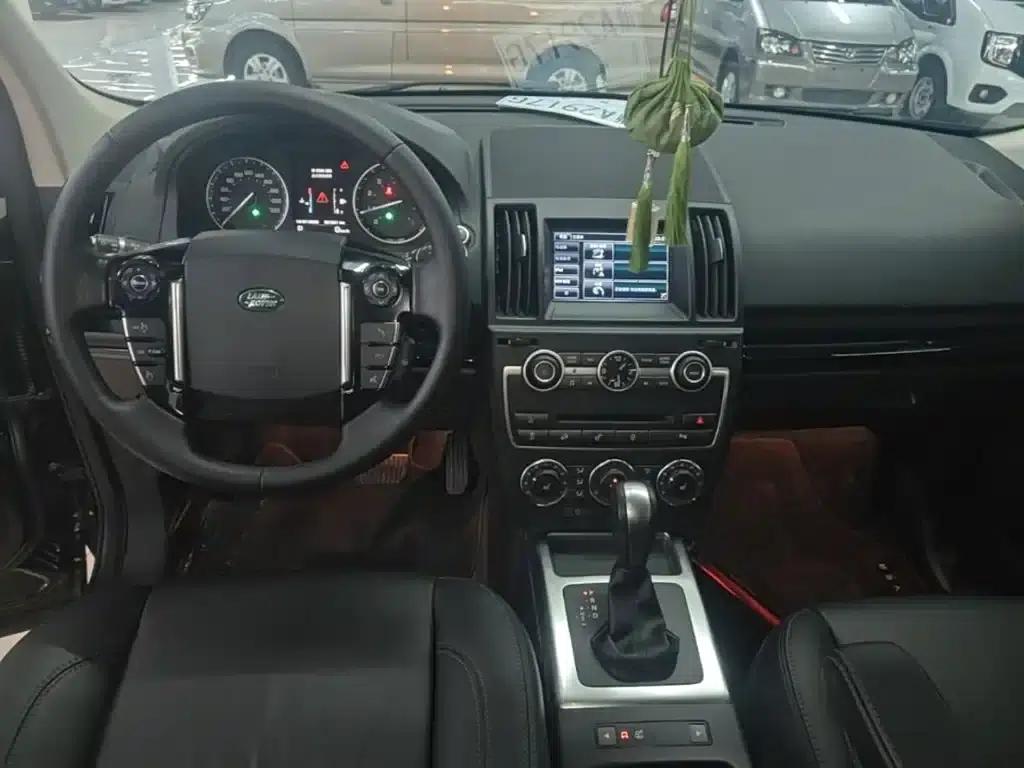 Freelander 2 2014 2.0T Si4 HSE Petrol Version — миниатюра 10