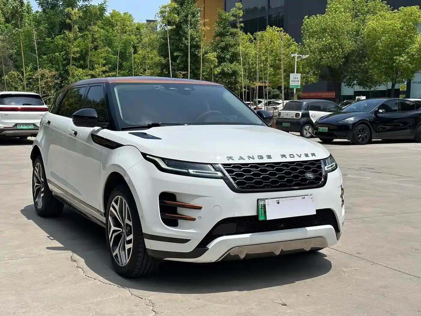 Range Rover Evoque PHEV 2021 Model P300e Luxury Edition — миниатюра 3